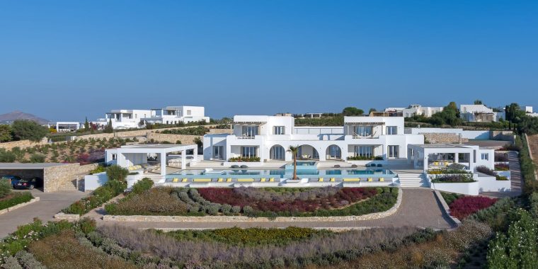 Villa Dynasty in Paros